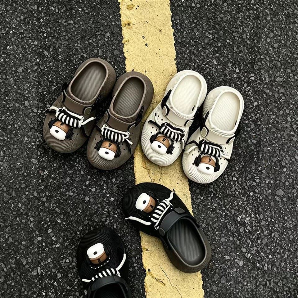 Height-increasing Sandals